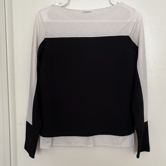 Contrast ColorBlock Blouse - Picture 4 of 6